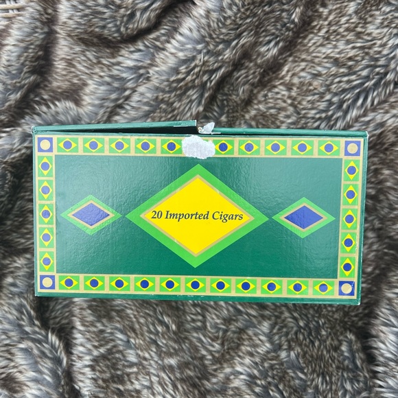 Brazilian CAP Box with Geometric Design - Picture 4 of 4